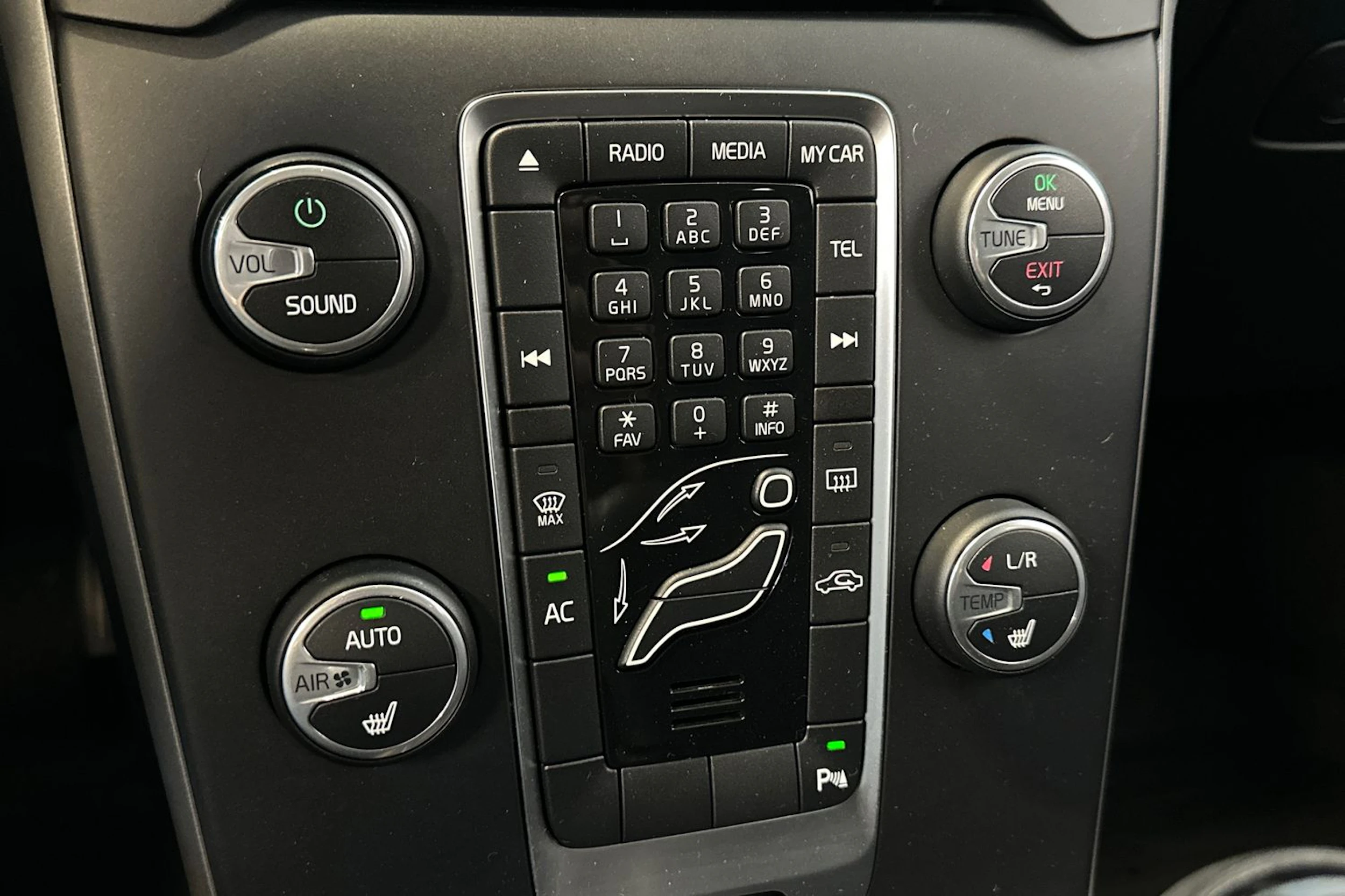 harmaa Volvo V40 2014 kuva 20.