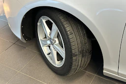 harmaa Volvo V40 2014 kuva 25.