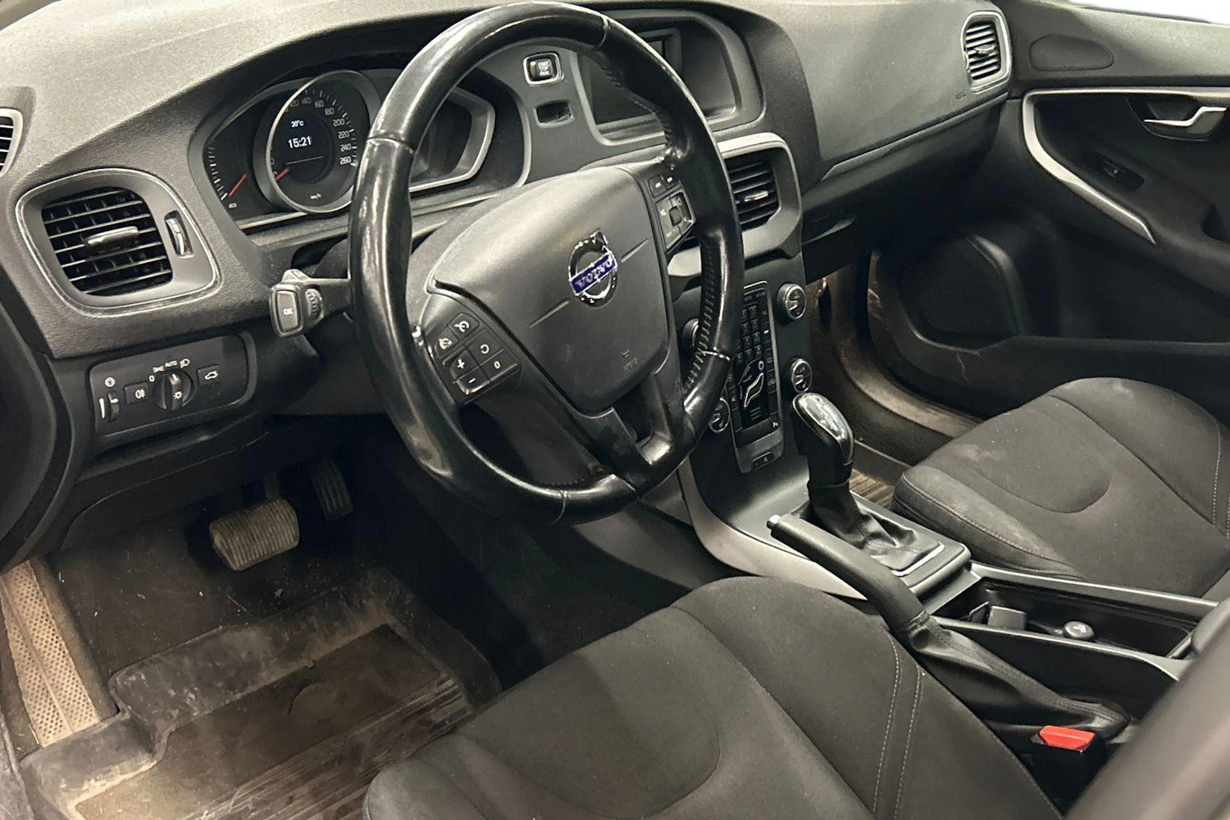 valkoinen Volvo V40 2014 kuva 3.
