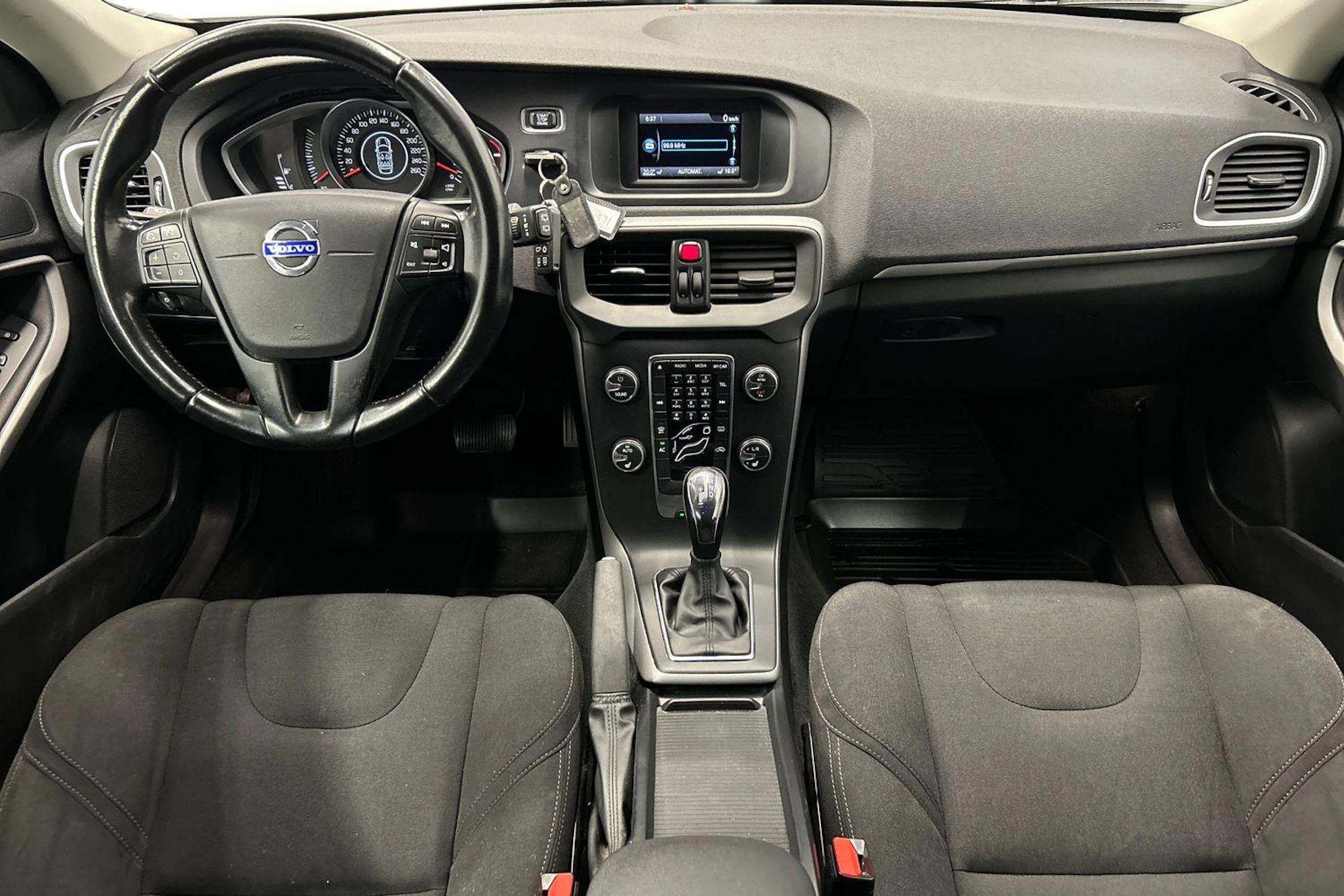 valkoinen Volvo V40 2014 kuva 9.