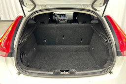 valkoinen Volvo V40 2014 kuva 16.