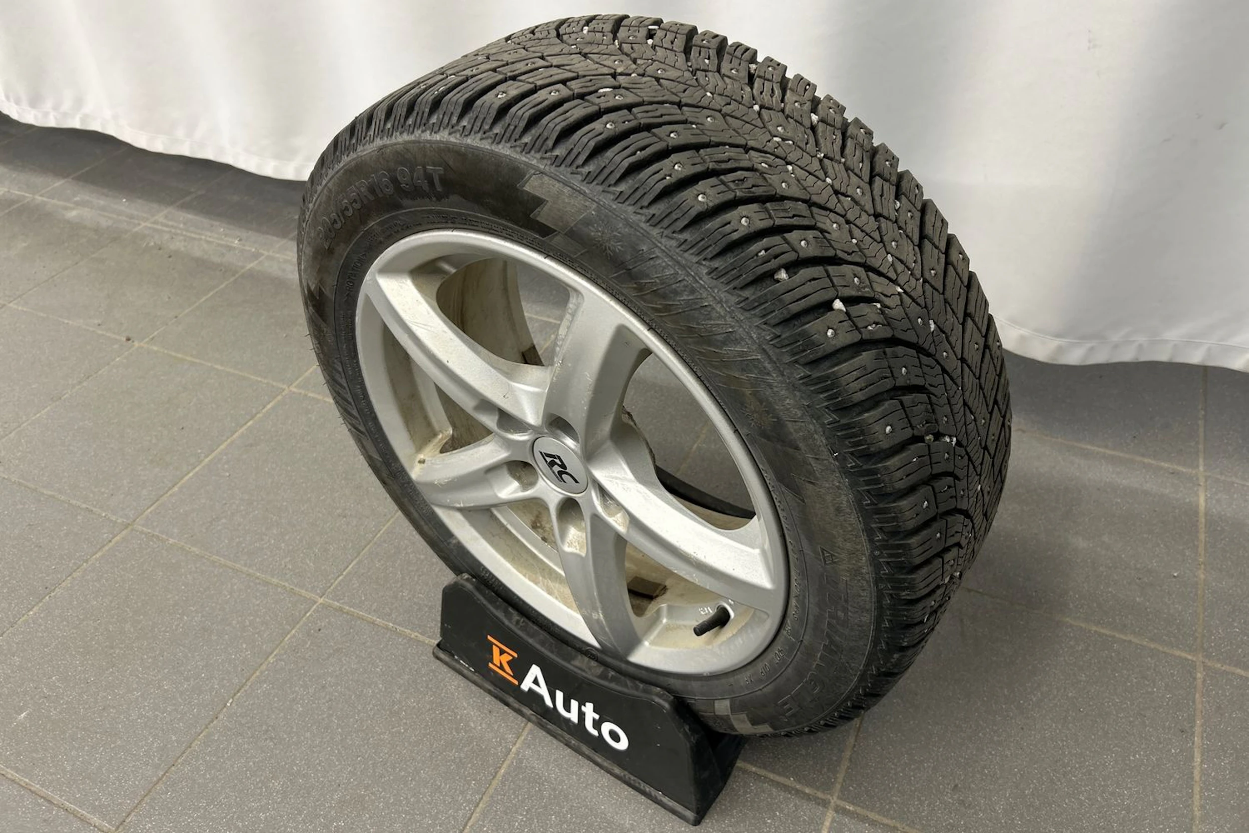valkoinen Volvo V40 2014 kuva 17.