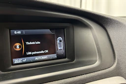 valkoinen Volvo V40 2014 kuva 23.