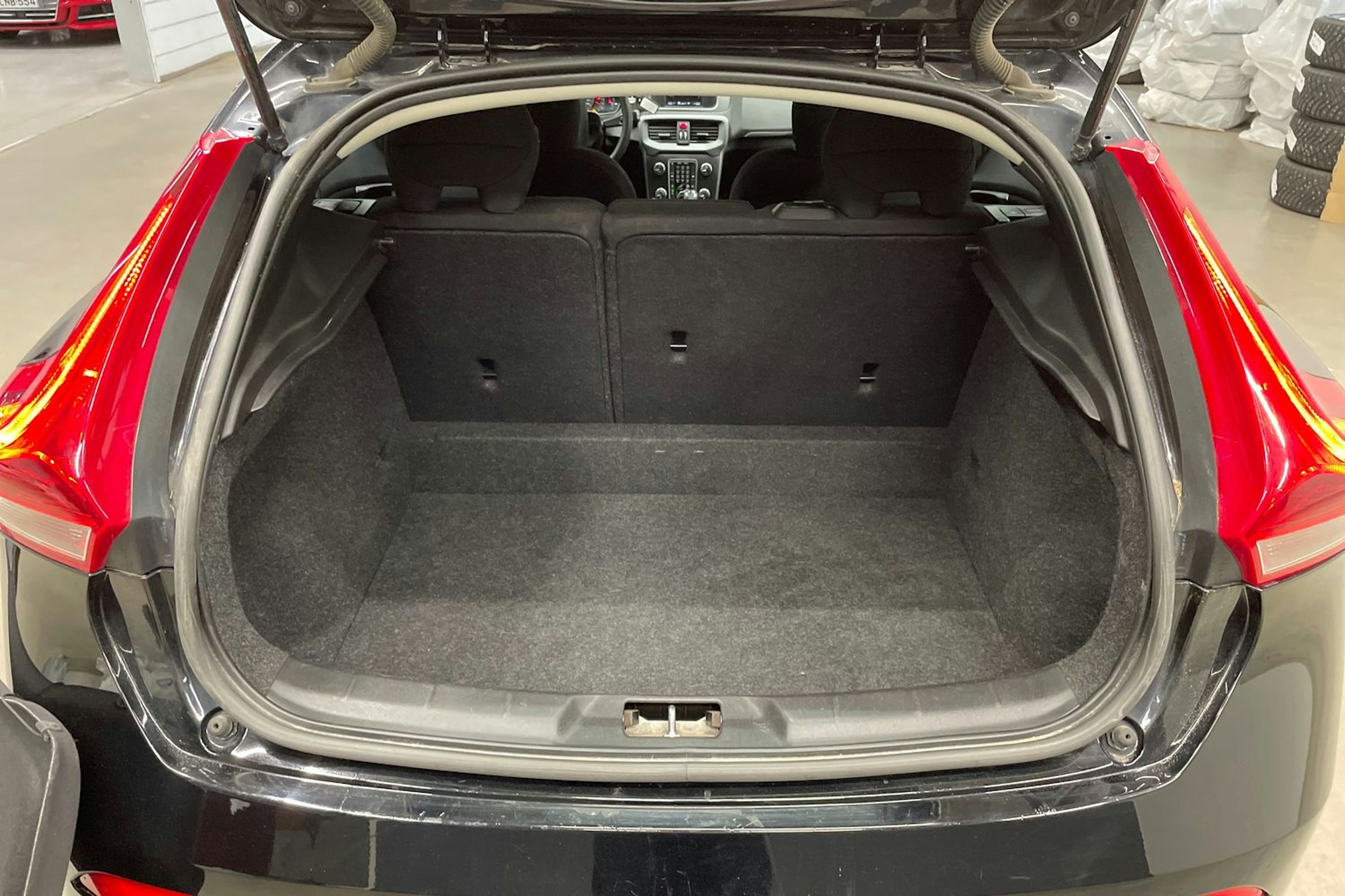 Musta Volvo V40 2014 kuva 14.