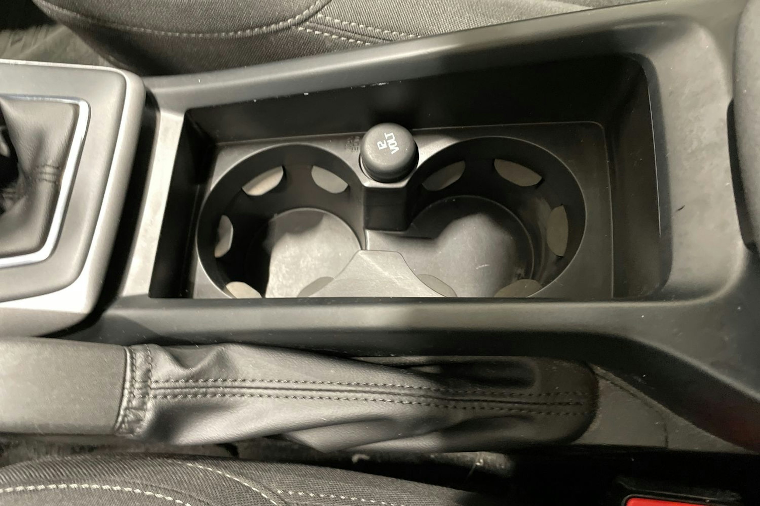 Musta Volvo V40 2014 kuva 19.