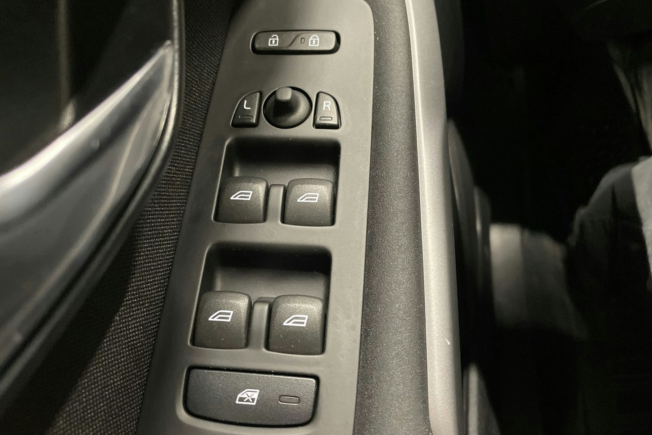 Musta Volvo V40 2014 kuva 21.