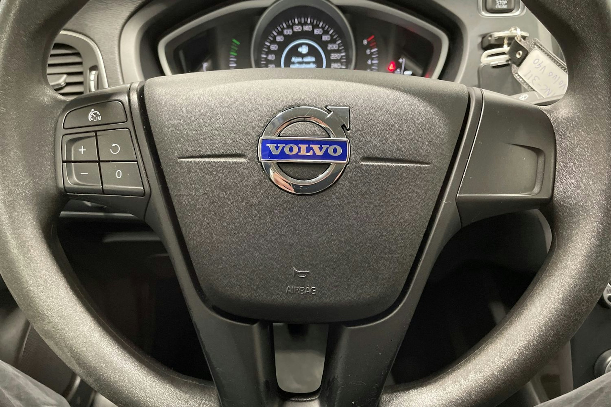 Musta Volvo V40 2014 kuva 22.
