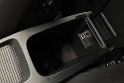 Harmaa Volvo V40 2014 kuva 29.