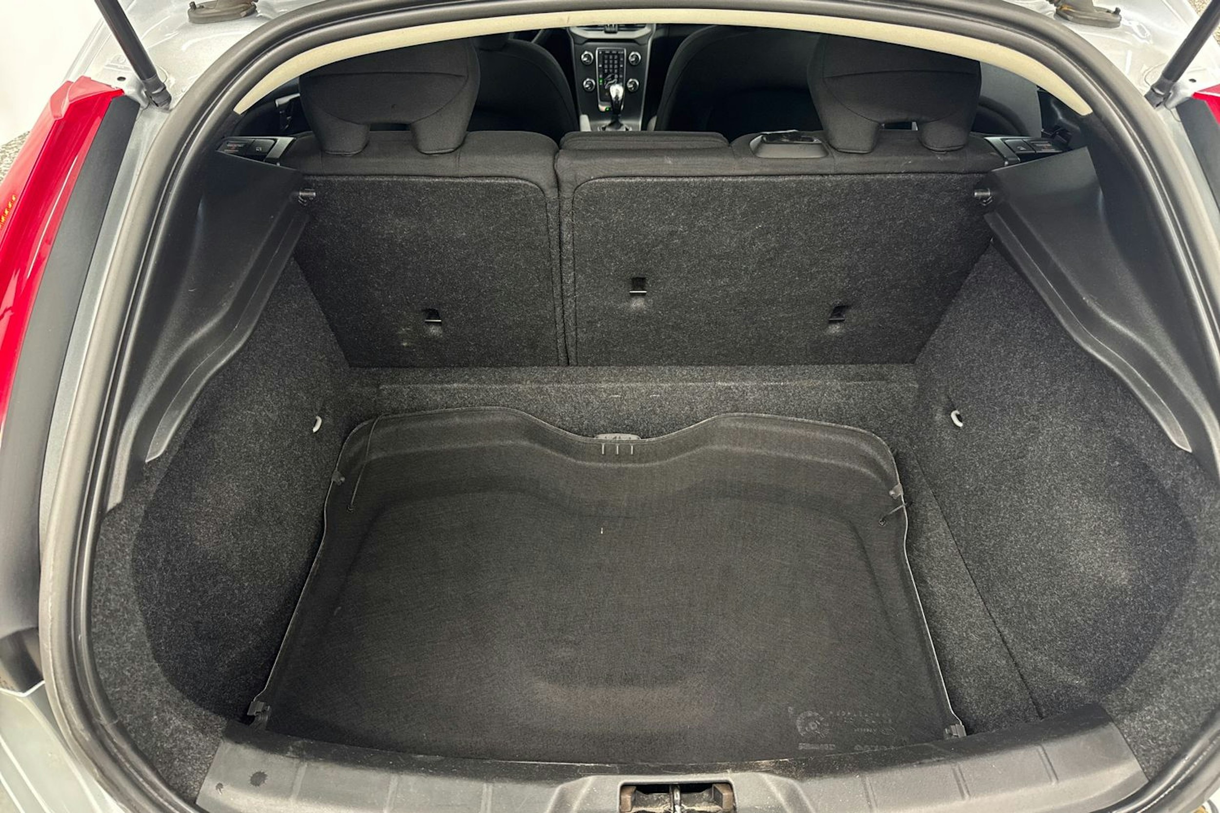 Harmaa Volvo V40 2014 kuva 30.