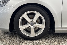 Harmaa Volvo V40 2014 kuva 31.