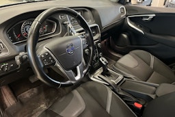 sininen Volvo V40 2014 kuva 6.