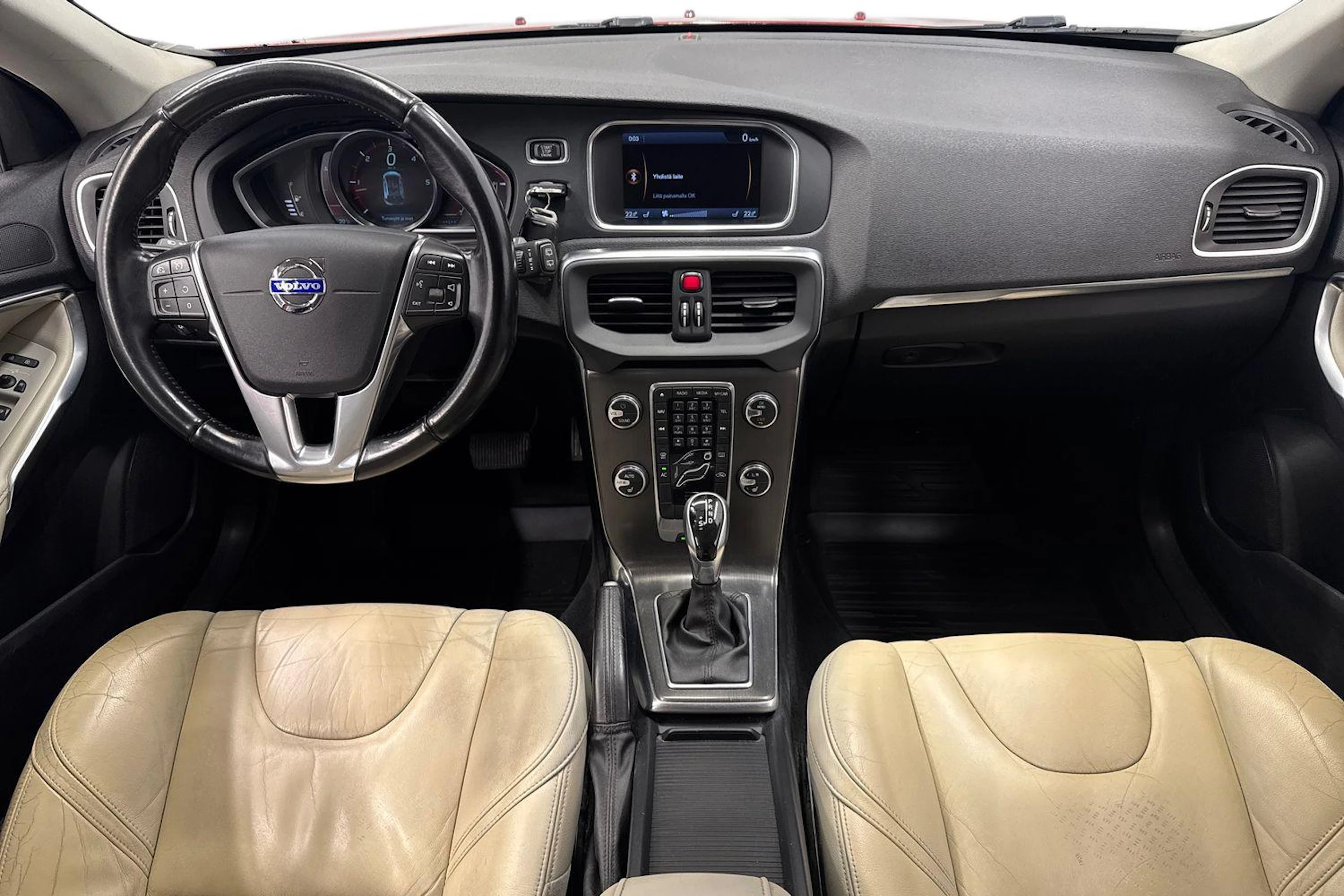 punainen Volvo V40 2014 kuva 7.
