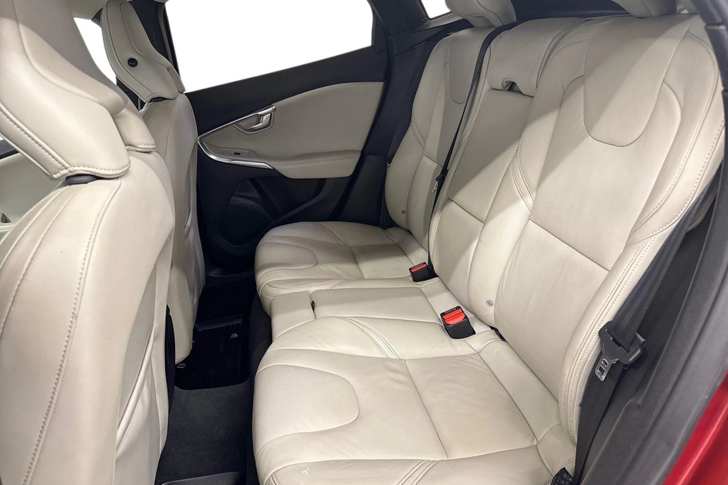 punainen Volvo V40 2014 kuva 8.