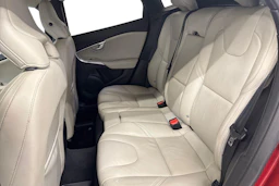 punainen Volvo V40 2014 kuva 8.