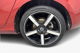 punainen Volvo V40 2014 kuva 9.