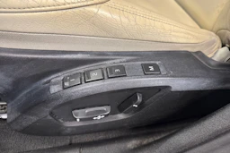 punainen Volvo V40 2014 kuva 14.