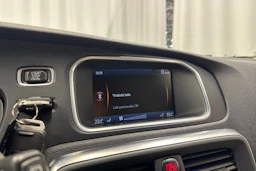 punainen Volvo V40 2014 kuva 18.
