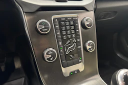 punainen Volvo V40 2014 kuva 22.