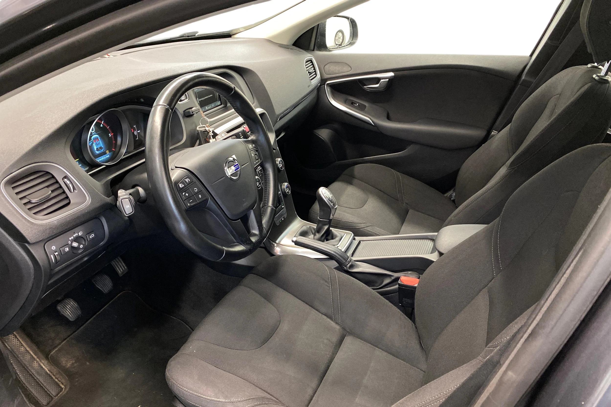 harmaa Volvo V40 2014 kuva 6.