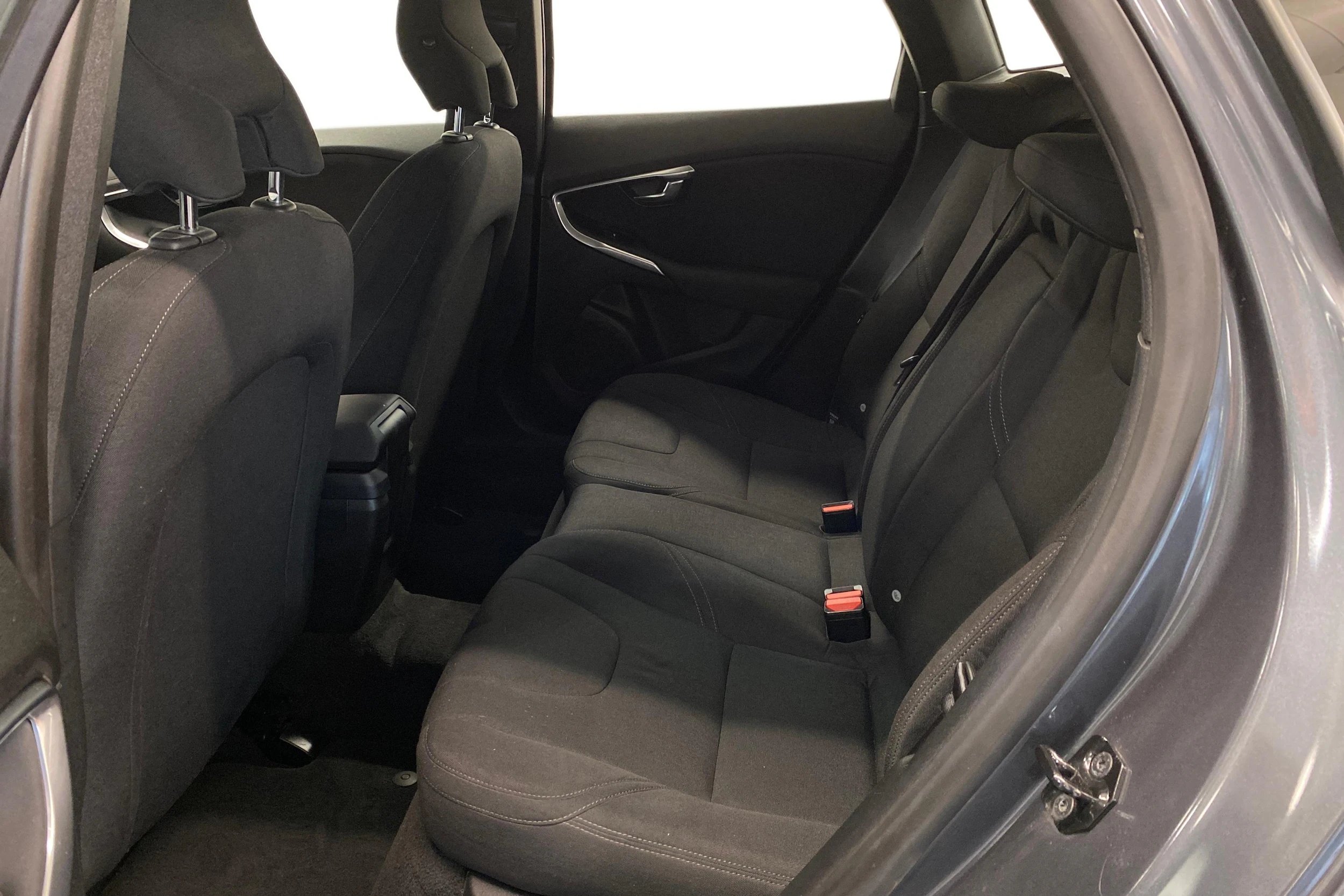 harmaa Volvo V40 2014 kuva 8.