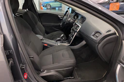 harmaa Volvo V40 2014 kuva 13.
