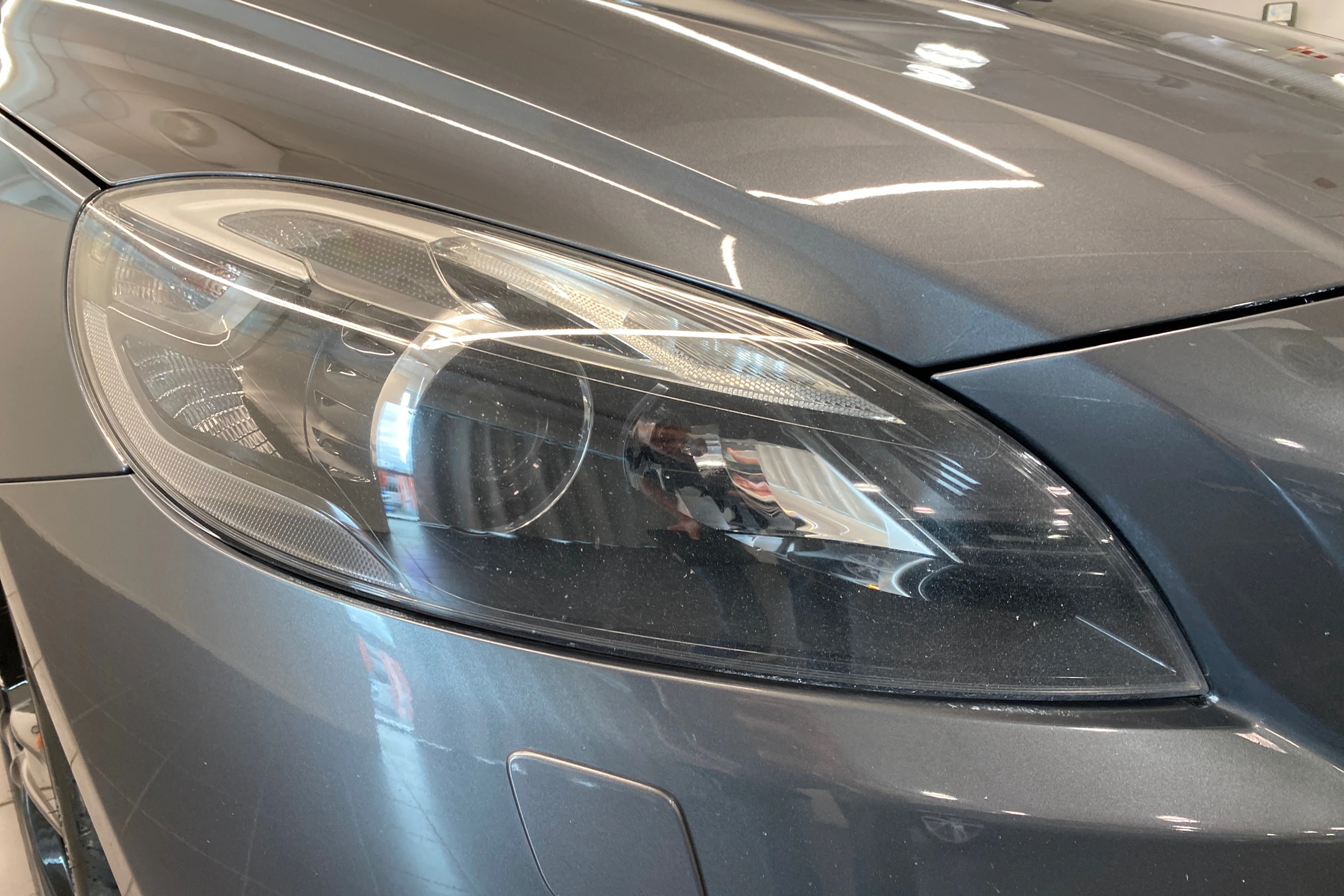 harmaa Volvo V40 2014 kuva 24.