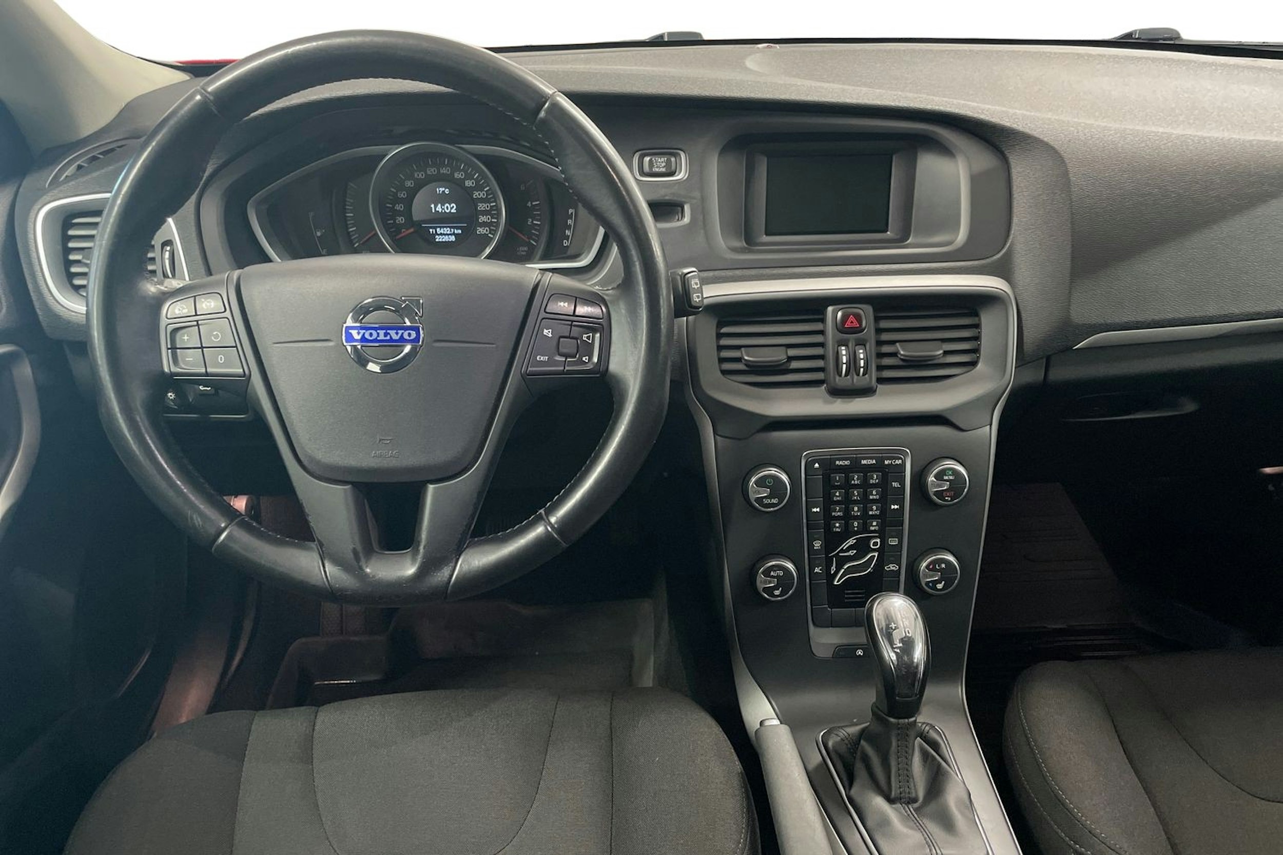 punainen Volvo V40 2014 kuva 9.