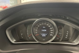 punainen Volvo V40 2014 kuva 14.