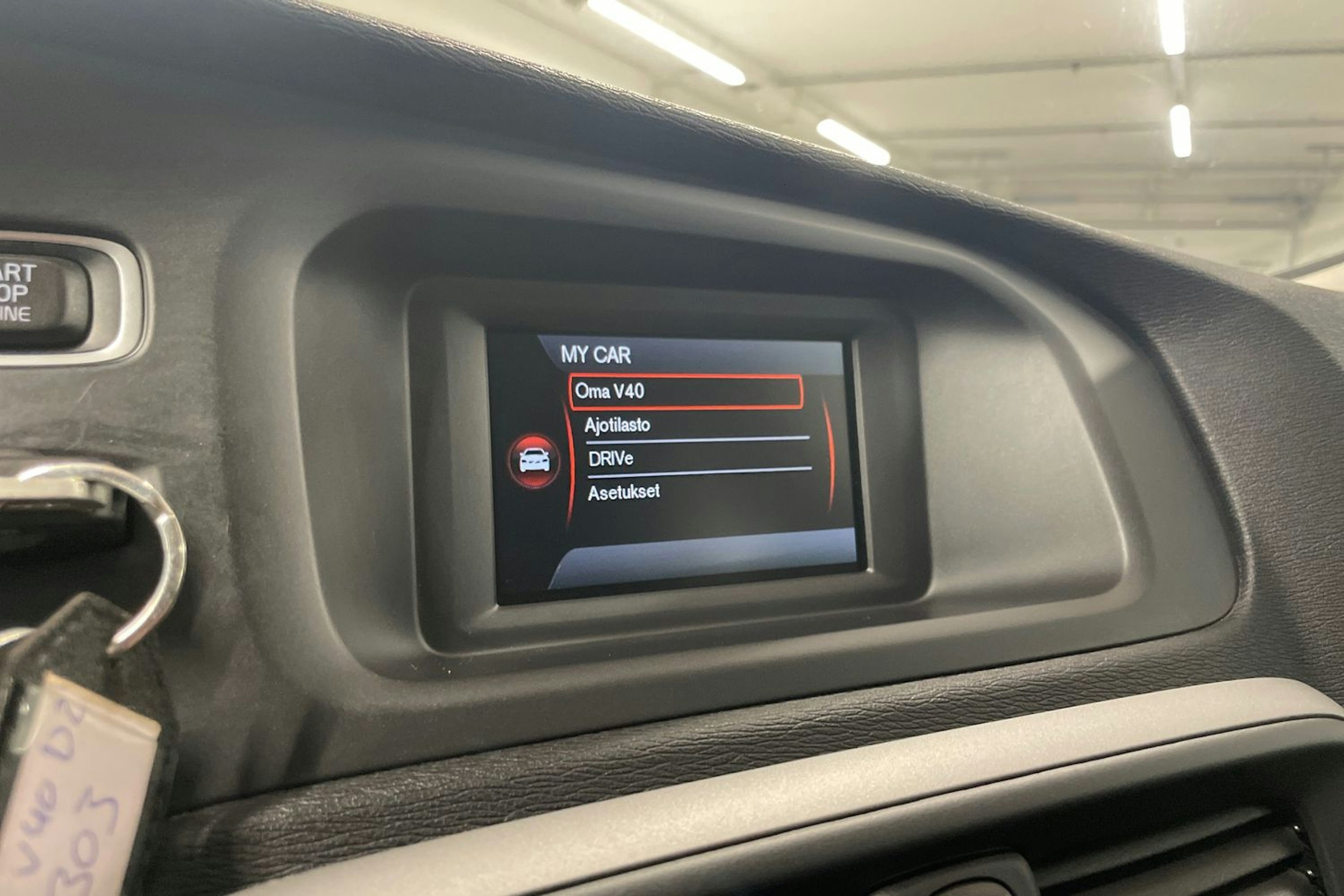 punainen Volvo V40 2014 kuva 20.