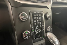 punainen Volvo V40 2014 kuva 21.