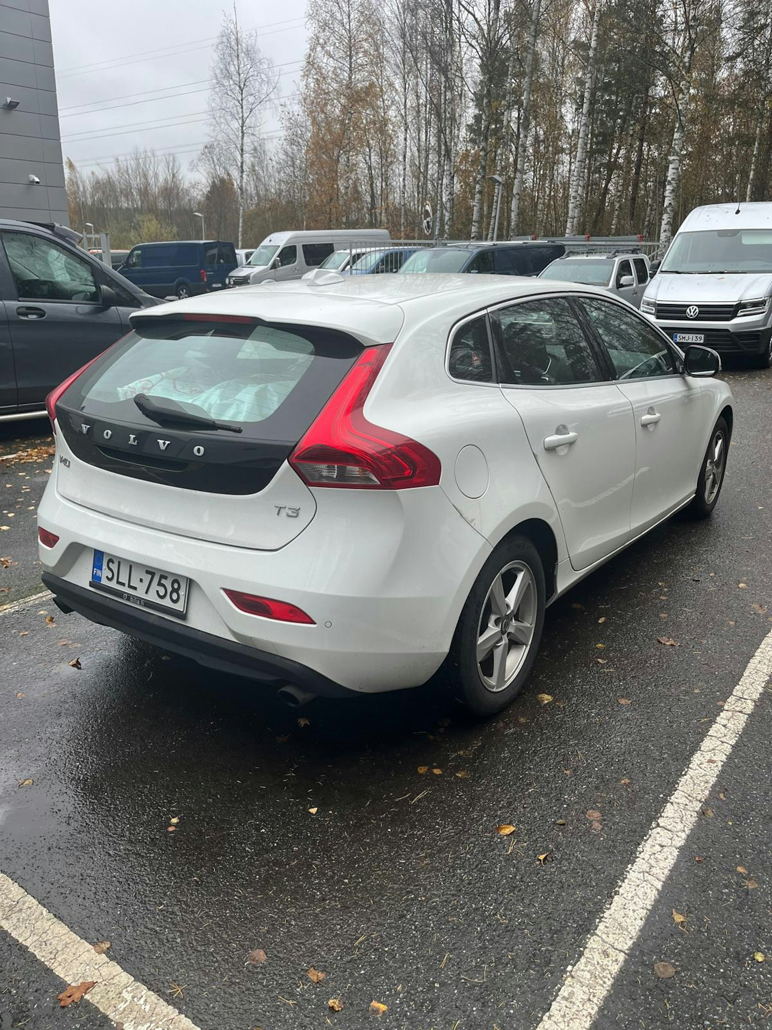 valkoinen Volvo V40 2014 kuva 2.