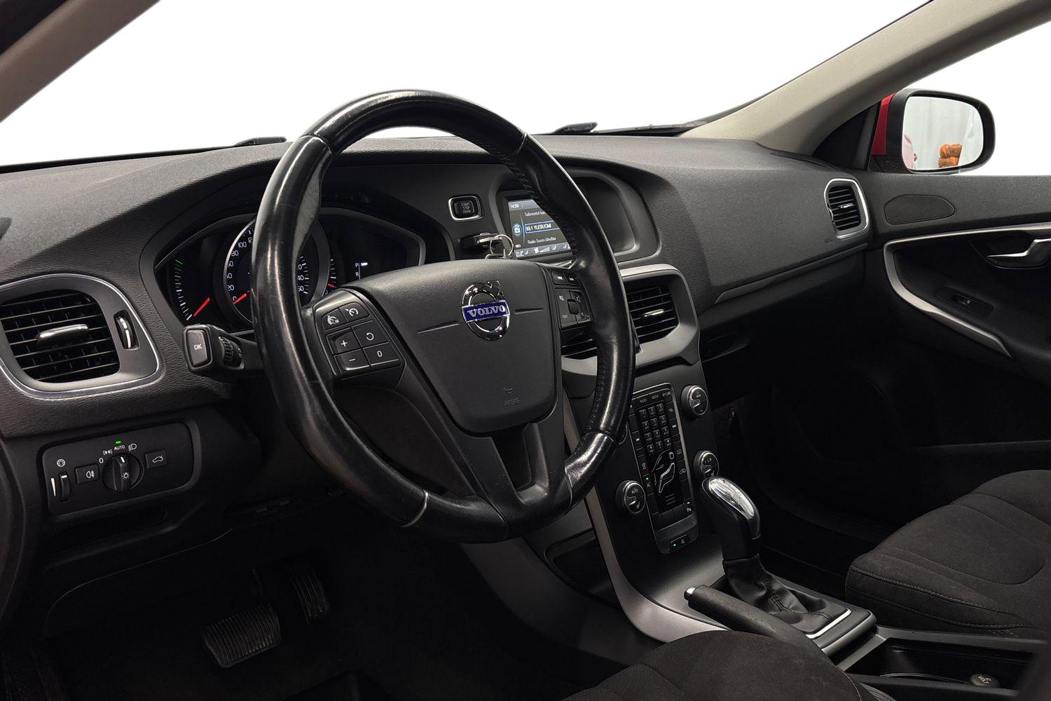 Volvo V40 D2 Business aut 2014, photo 6/20