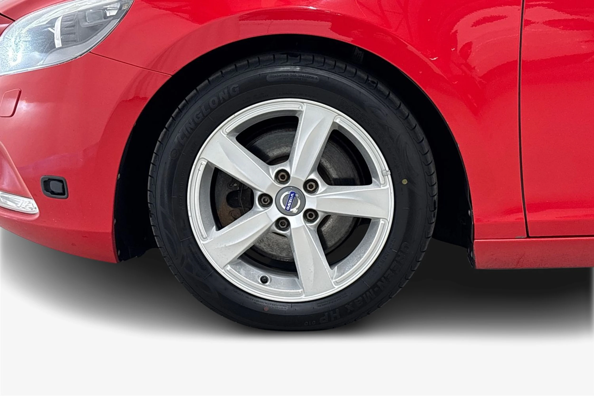 punainen Volvo V40 2014 kuva 9.