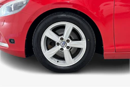 punainen Volvo V40 2014 kuva 9.