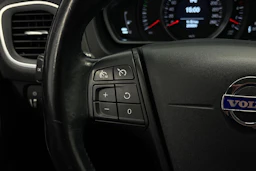 punainen Volvo V40 2014 kuva 13.