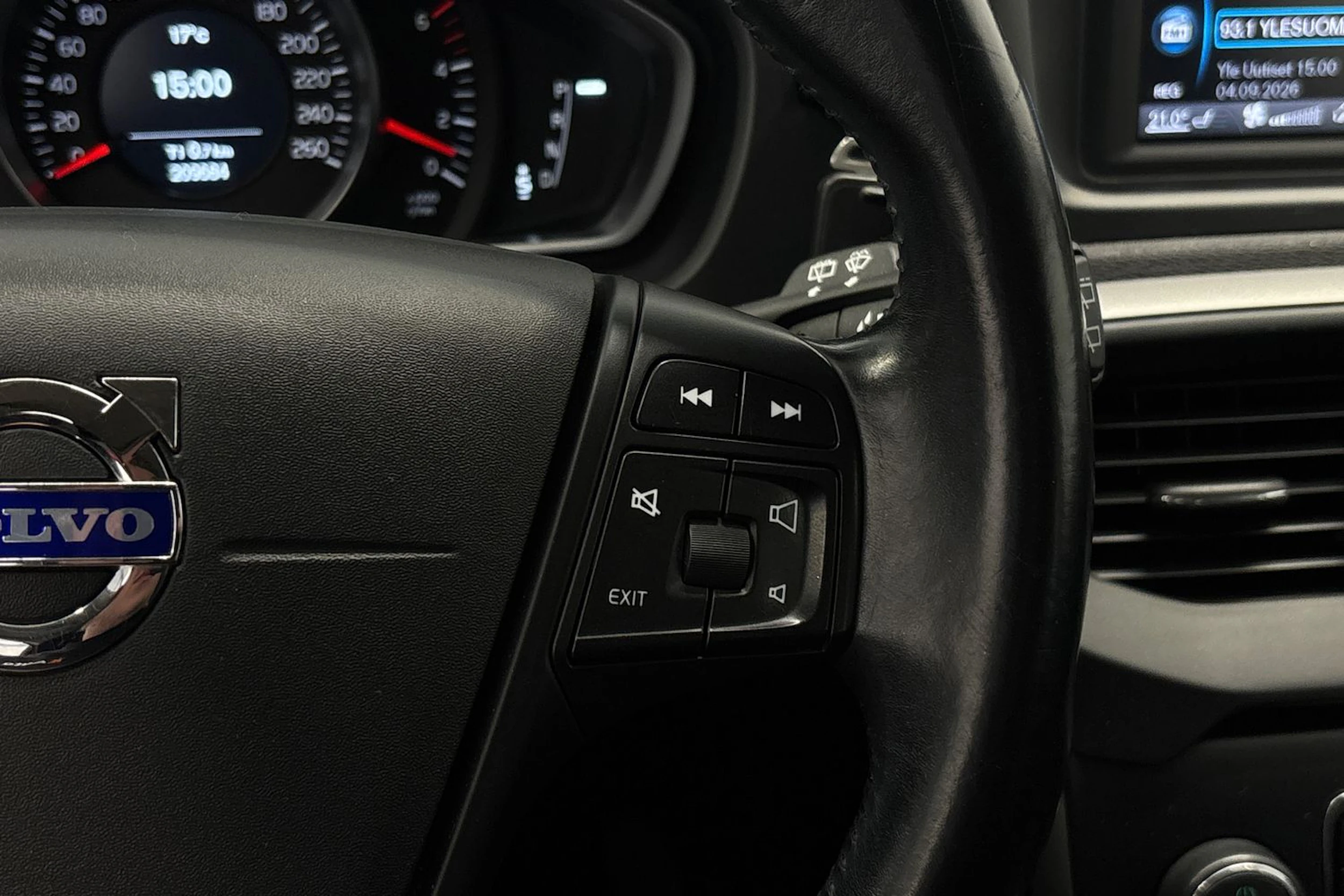 punainen Volvo V40 2014 kuva 14.