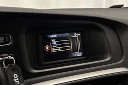 punainen Volvo V40 2014 kuva 16.