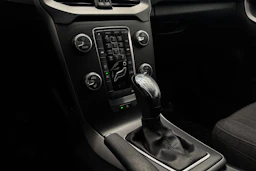punainen Volvo V40 2014 kuva 17.