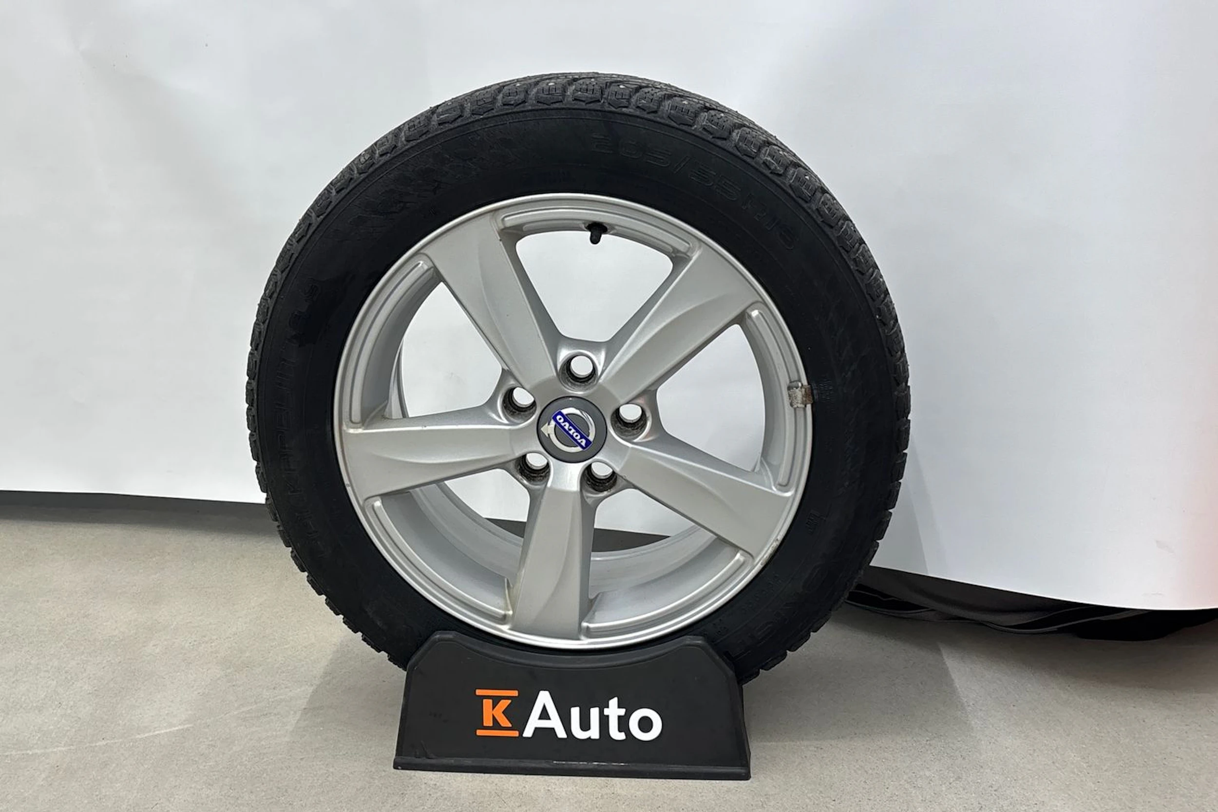 punainen Volvo V40 2014 kuva 19.