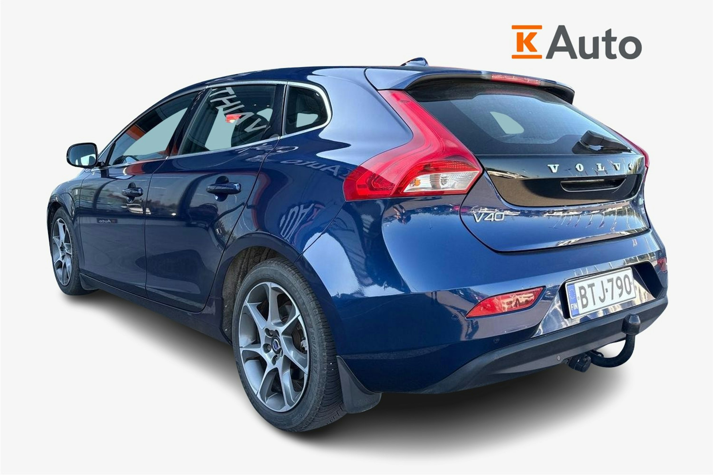 sininen Volvo V40 2015 kuva 2.