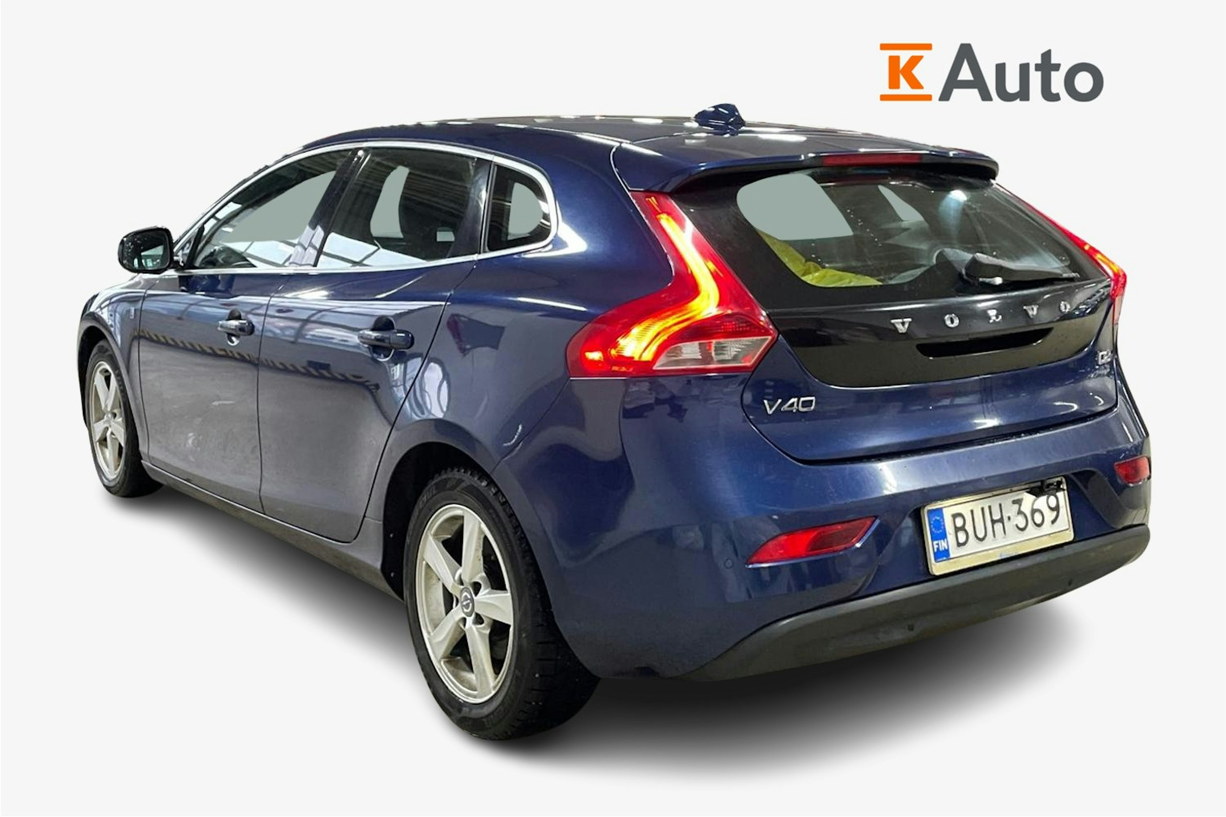 sininen Volvo V40 2015 kuva 2.
