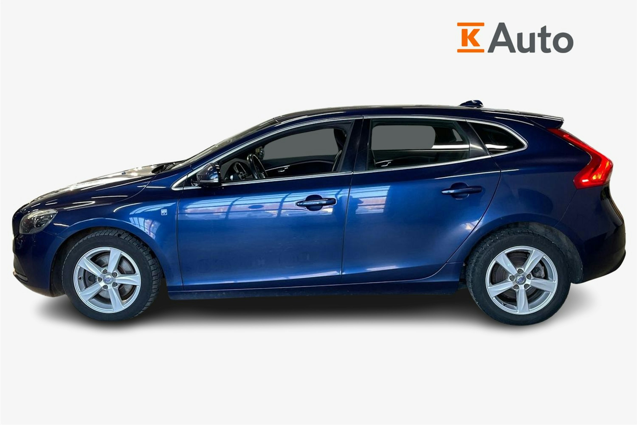 sininen Volvo V40 2015 kuva 6.