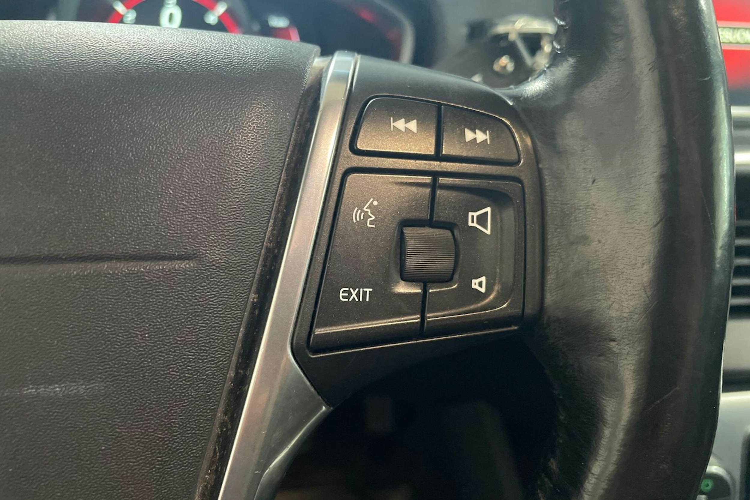 sininen Volvo V40 2015 kuva 16.