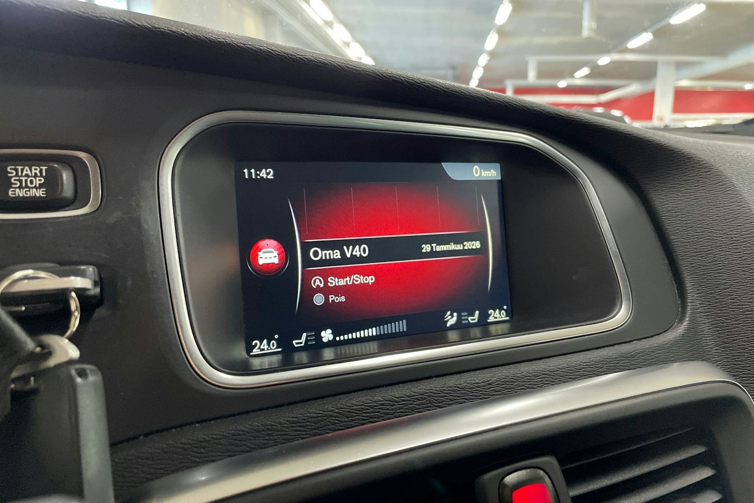 sininen Volvo V40 2015 kuva 19.