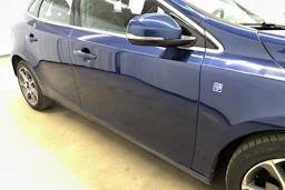 sininen Volvo V40 2015 kuva 32.
