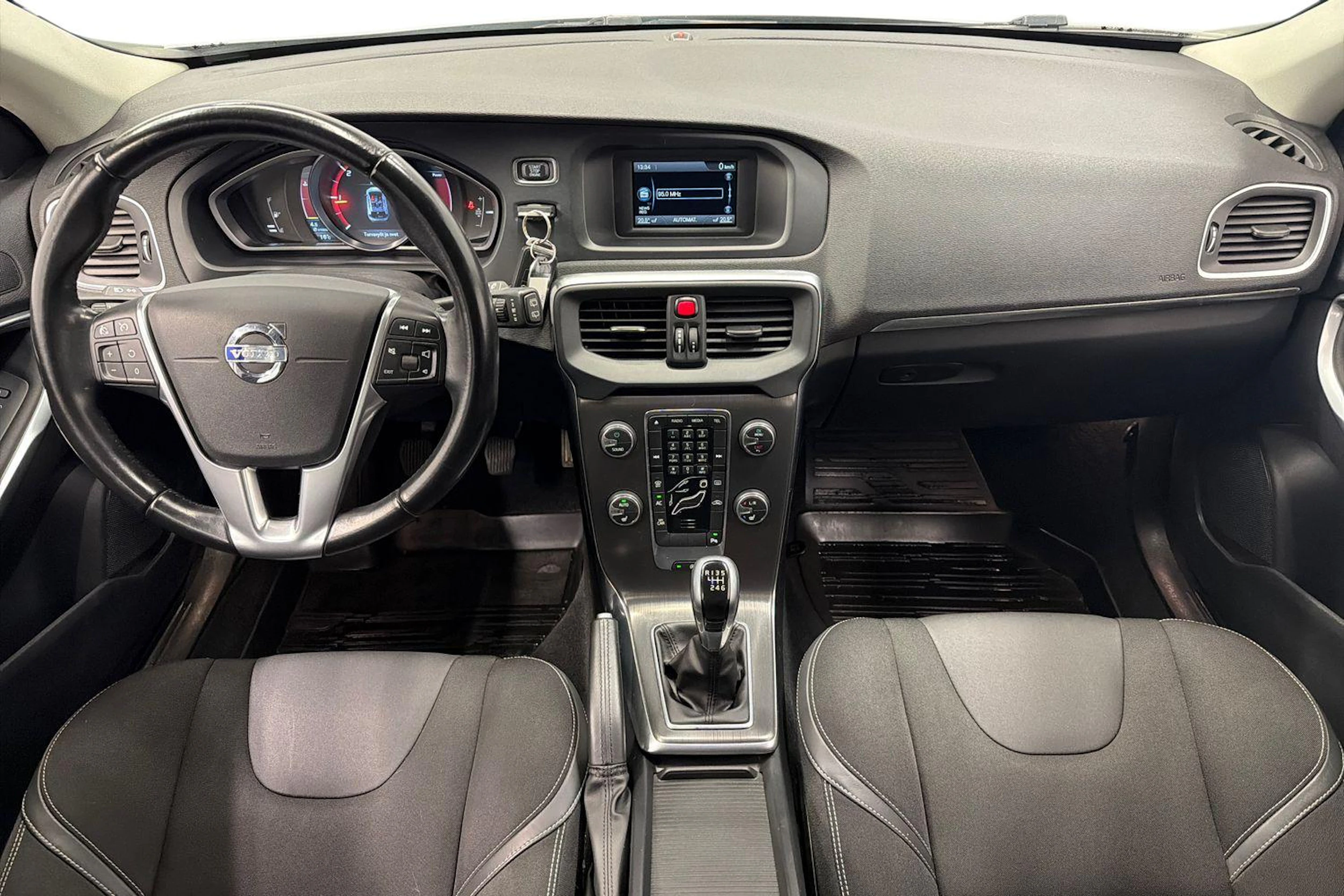 harmaa Volvo V40 2015 kuva 7.