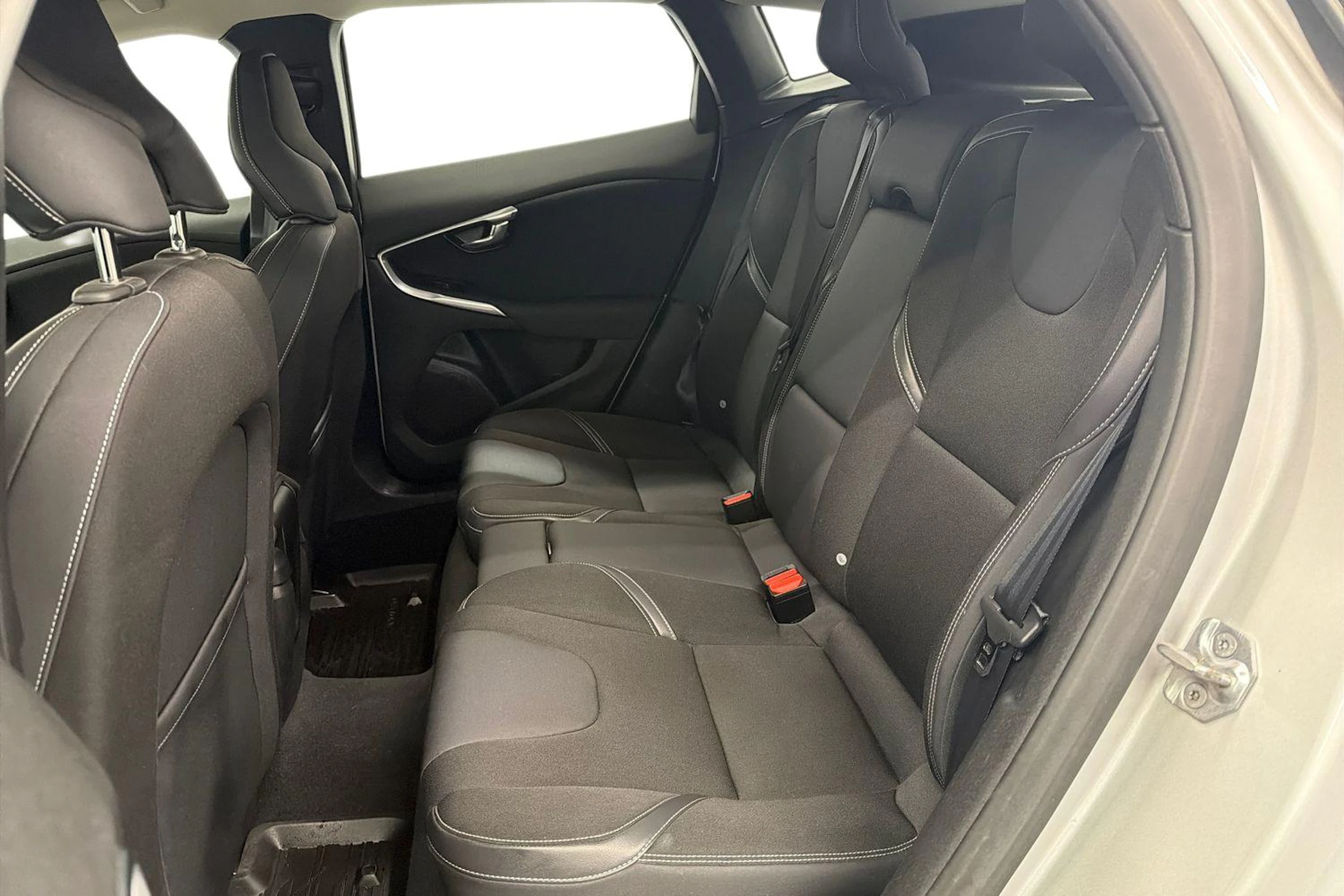 harmaa Volvo V40 2015 kuva 8.