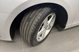 harmaa Volvo V40 2015 kuva 10.