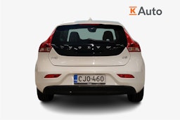 Valkoinen Volvo V40 2015 kuva 3.