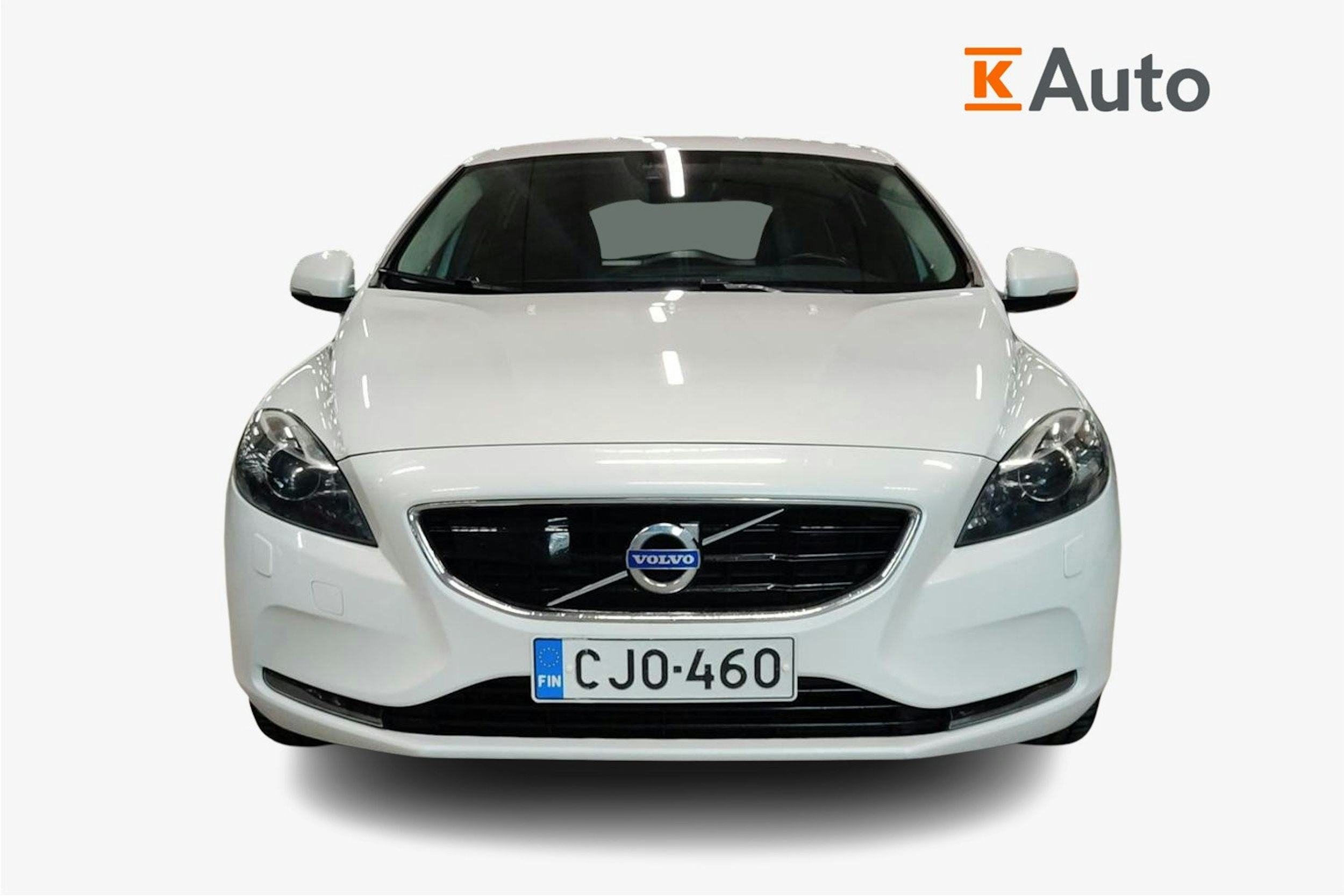Valkoinen Volvo V40 2015 kuva 4.